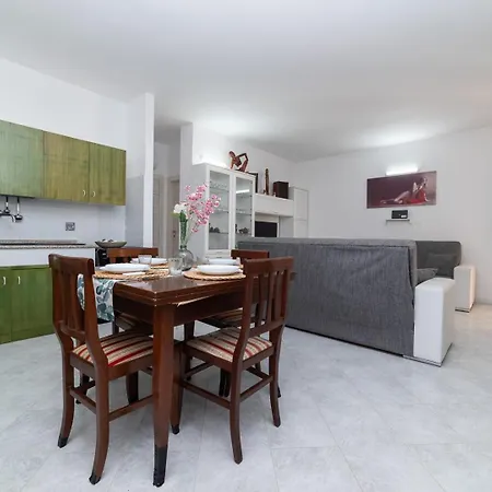 Holiday home Dimora Cavallo A 150m Da Sabbiosa Torre Santa Sabina
